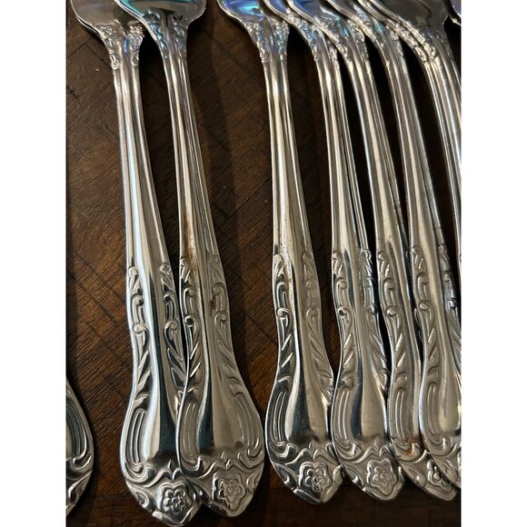 51-Piece International Silver Queens Fancy Stainless Flatware Set - Picture 6 of 11